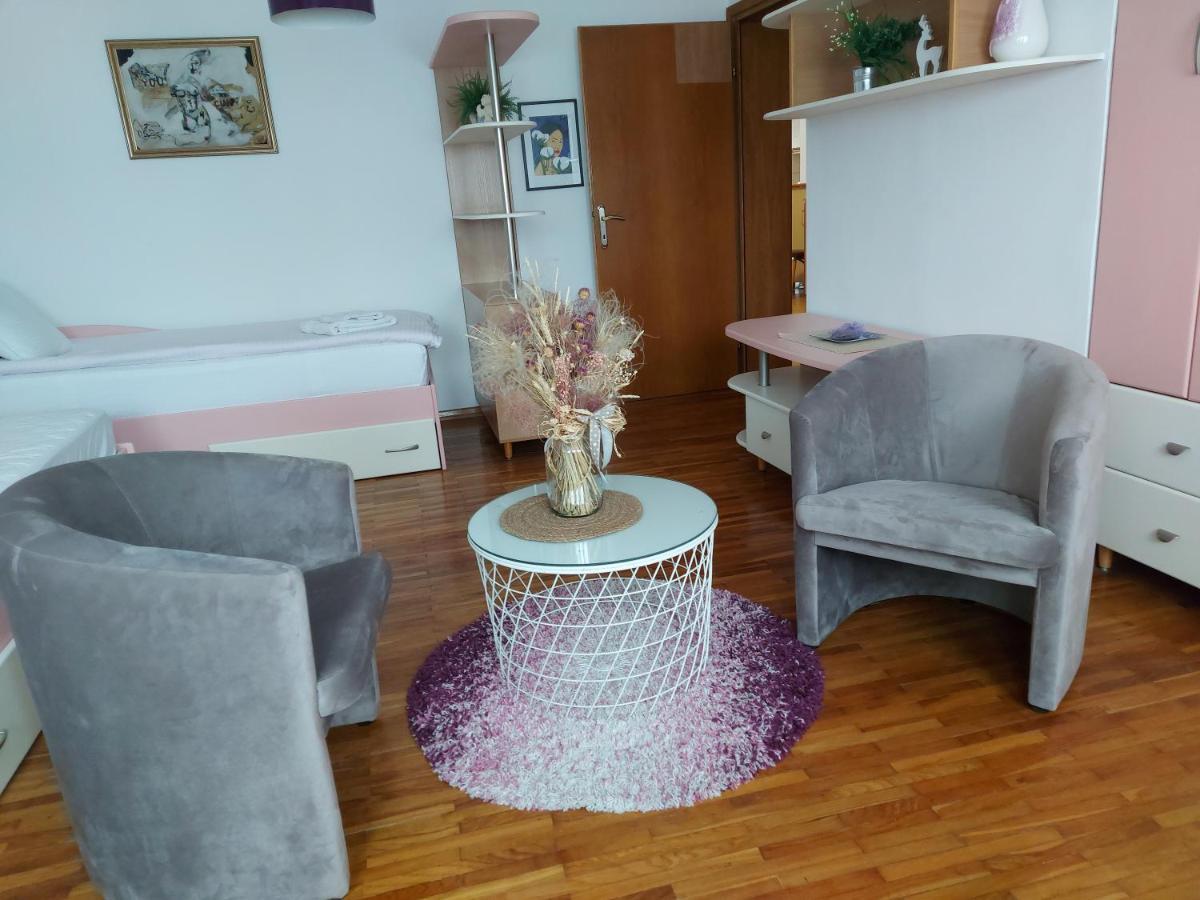 Apartment Emilija Skopje Esterno foto